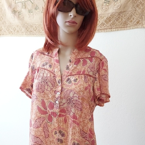 Floral Button-Up Women's Top - Picture 1 of 1